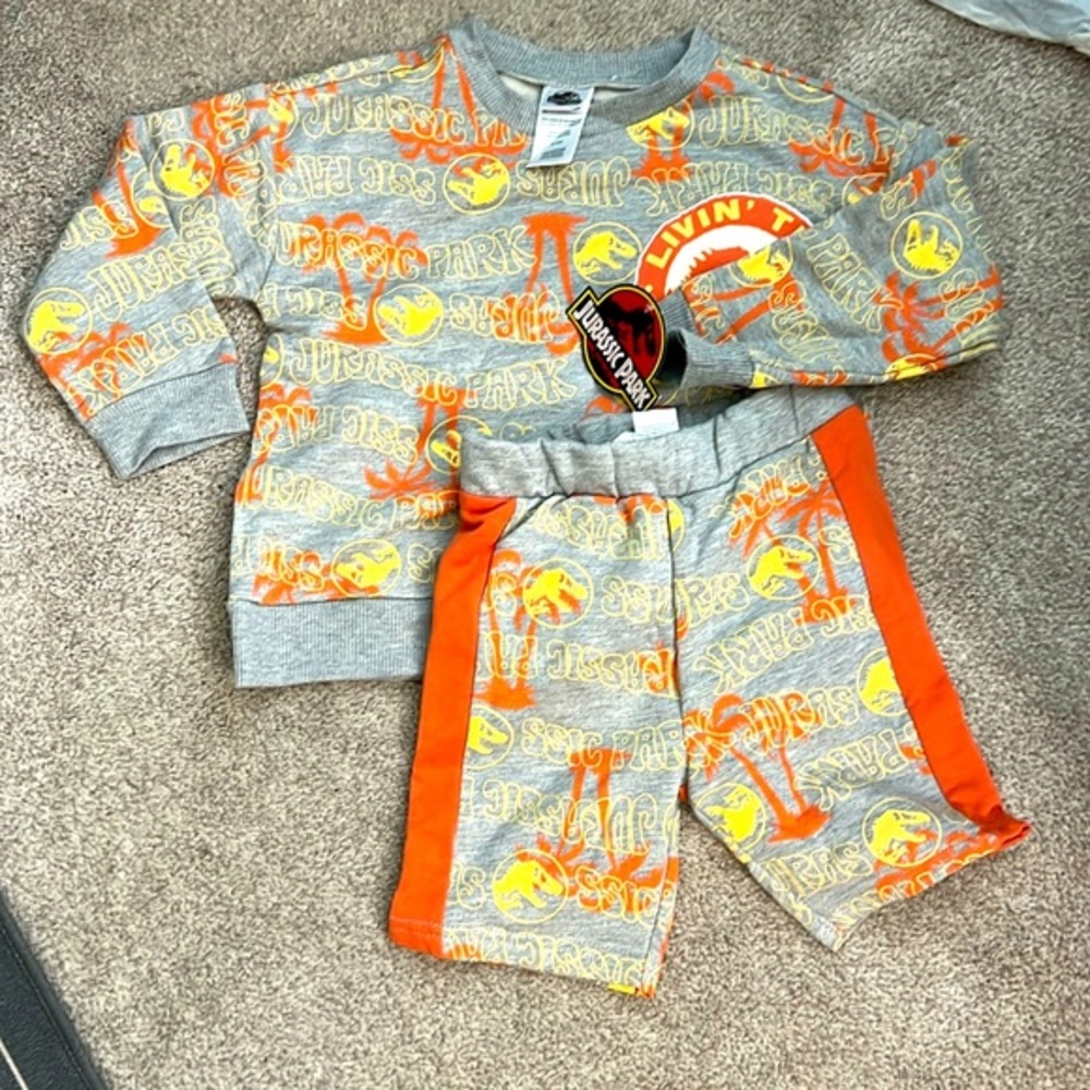 Kids, Jurassic Park sweatshirt and shorts outfit sz 4 NWT